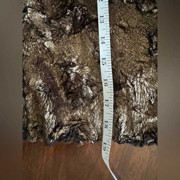 Sugar+Lips Women's Faux Fur Smooth Brown Cropped 3/4 Sleeve Jacket Small NWT - Picture 10 of 12